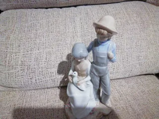 Figura de porcelana de pareja