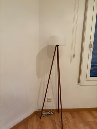 Lámpara de pie LED inalámbrica exterior