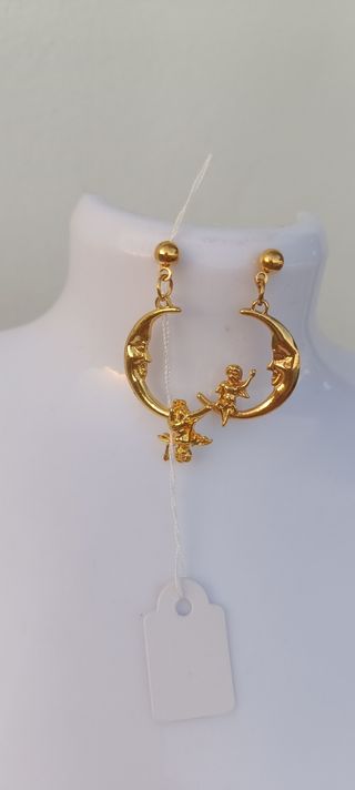 Pendientes de oro con luna y ángel