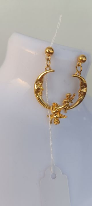 Pendientes de oro con luna y ángel