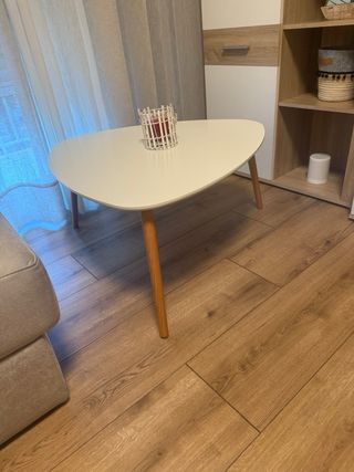 Mesa de centro triangular madera