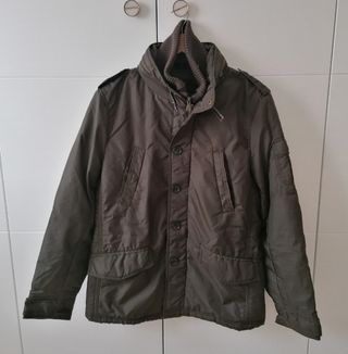 Chaqueta Zara verde militar acolchada