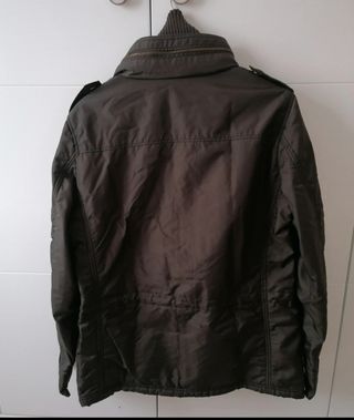 Chaqueta Zara verde militar acolchada