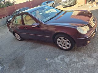 Mercedes-Benz Clase C 2006