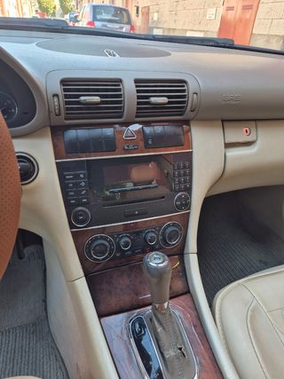 Mercedes-Benz Clase C 2006