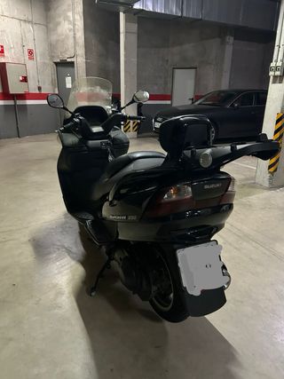 Suzuki Burgman 250 Negra