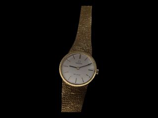 otra pieza joyeria oro 18k con coral