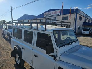 Baca Land Rover Defender