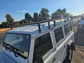 Baca Land Rover Defender