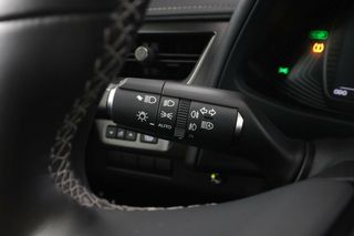Lexus UX 250h Business