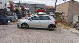 Volante toyota auris luna 410983