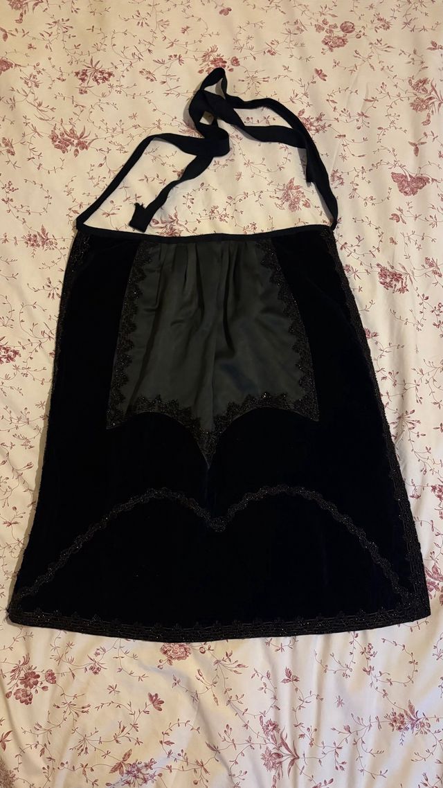 Traje Regional Segoviana Rojo y Negro