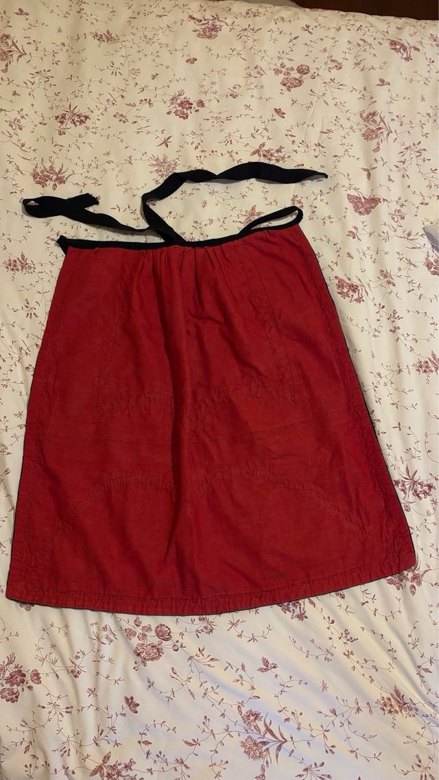 Traje Regional Segoviana Rojo y Negro