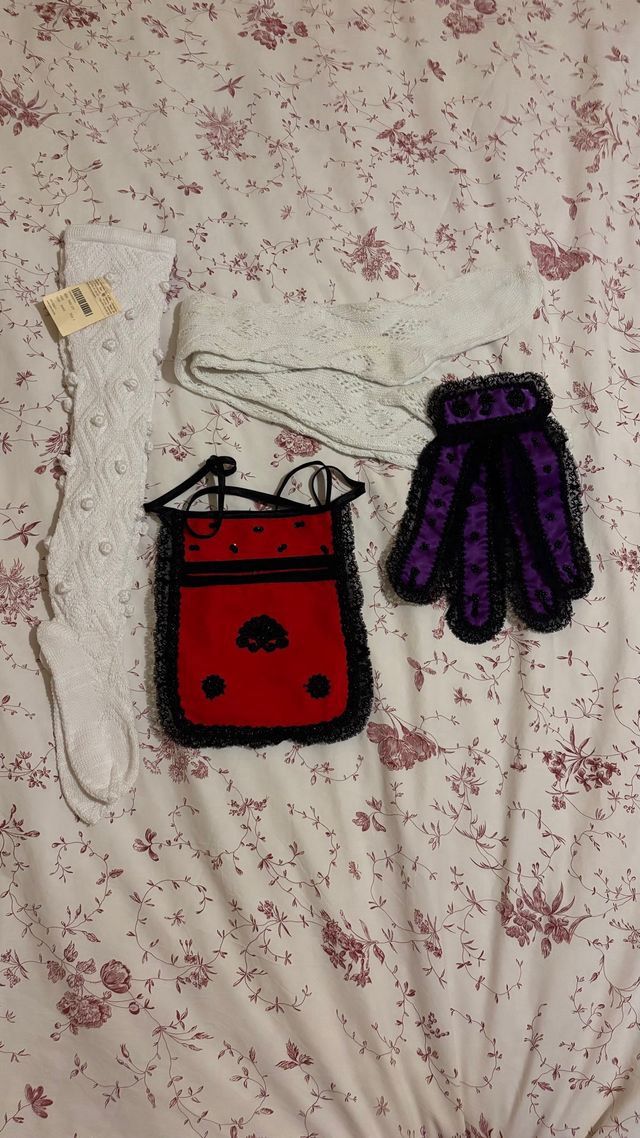 Traje Regional Segoviana Rojo y Negro