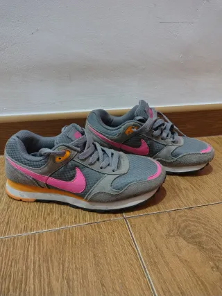 Botines Nike Gris y Rosa