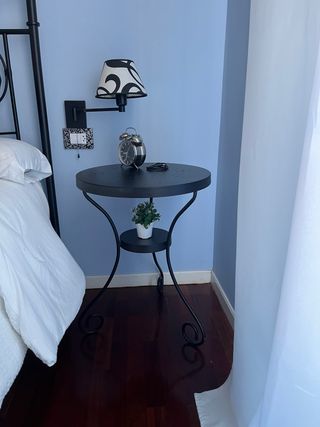 Mesa auxiliar redonda negra Ikea