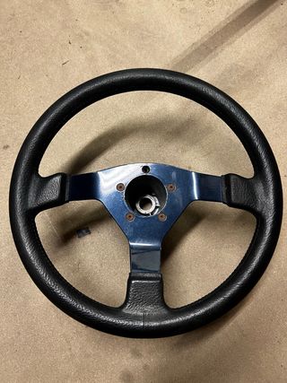 VOLANTE CLÁSICO VÍCTOR
