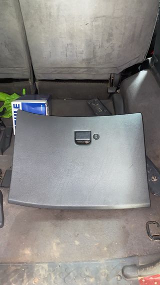 guantera Nissan TERRANO 2
