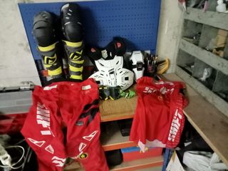 Botas Acerbis Talla 45 y Rodilleras