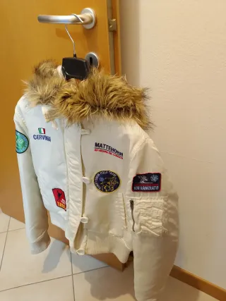 Giubbotto invernale donna con patch