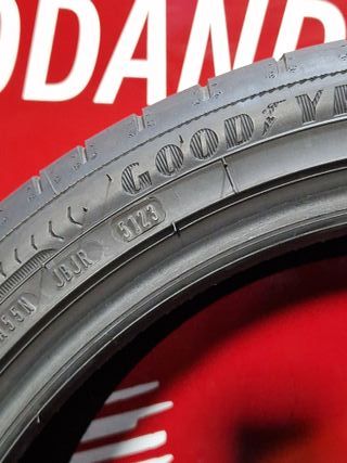 [R. 1888] - 225 40 18 92W NEUMÁTICOS GOODYEAR