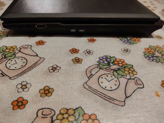 Novatech PC Portatile Grigio/Nero