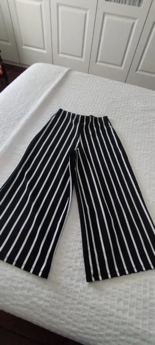Pantalones anchos rayas blanco y negro
Elástico 