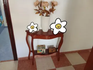 Mesita de entrada de madera