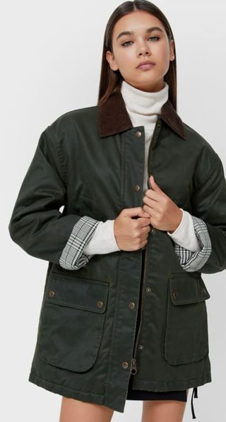 Parka encerada verde Stradivarius