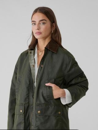 Parka encerada verde Stradivarius