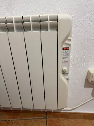 Radiador eléctrico blanco tengo más medidas