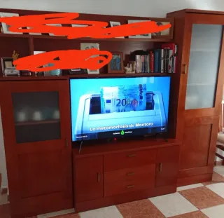 Mueble de salón madera y cristal