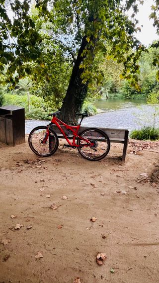 Bicicleta Specialized Roja Montaña