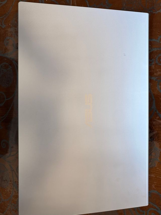 Portátil ASUS económico