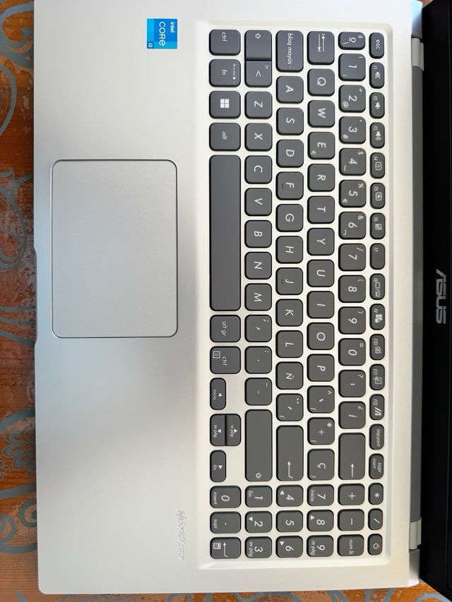 Portátil ASUS económico