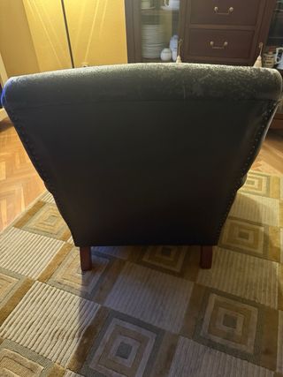 Sillón orejero para lectura o descanso