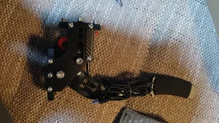 Freno de mano para simulador de carreras