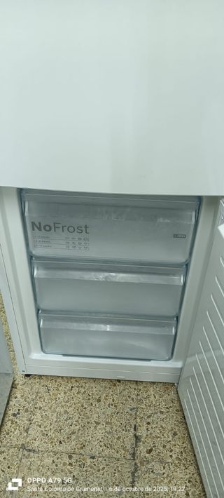 NEVERA COMBI BOSCH NO FROST ENERGÍA A+