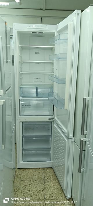 NEVERA COMBI BOSCH NO FROST ENERGÍA A+