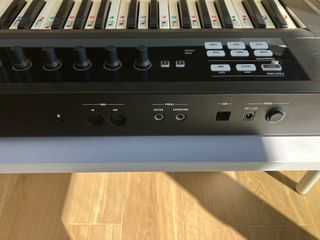 Teclado controlador MIDI NI Komplete Kontrol S49