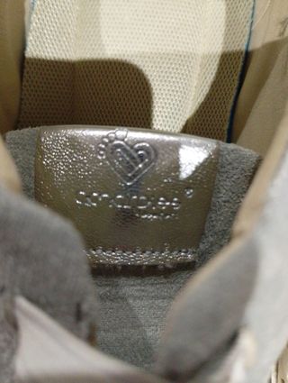 Zapatillas de descanso azules y blancas