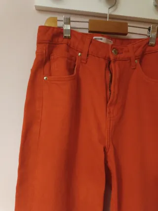 Pantalón vaquero rojo mujer
