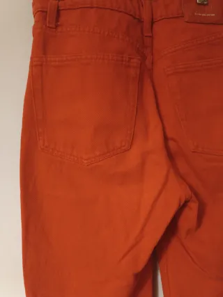 Pantalón vaquero rojo mujer
