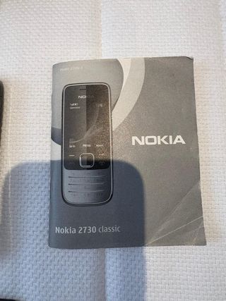Nokia 2730 classic (2 teléfonos + baterías)