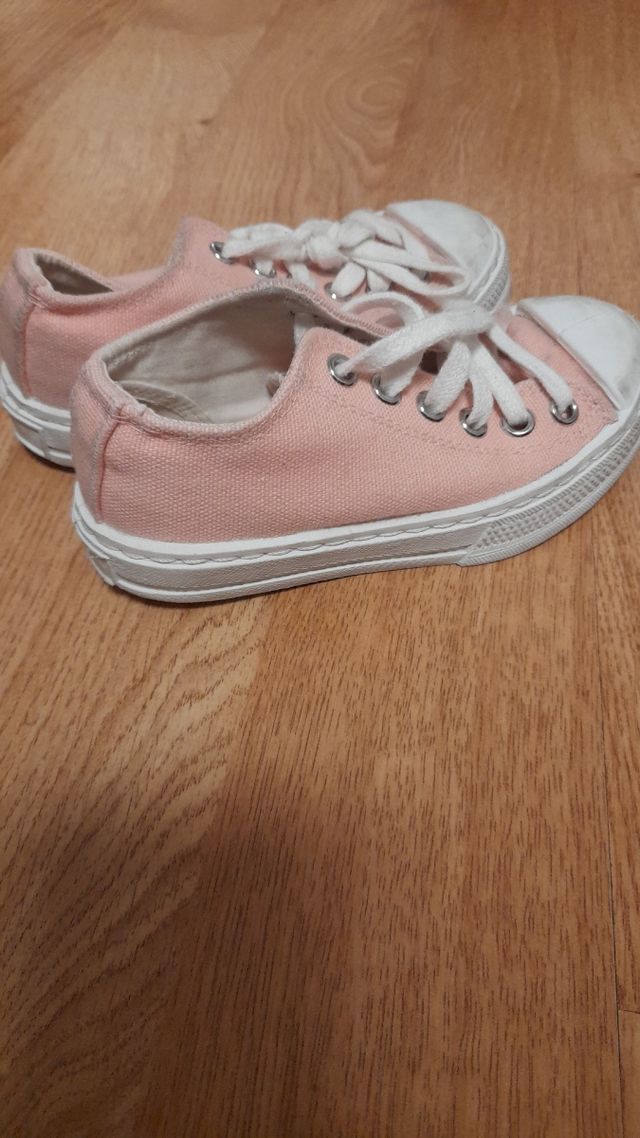 Zapatillas infantiles rosas talla 28