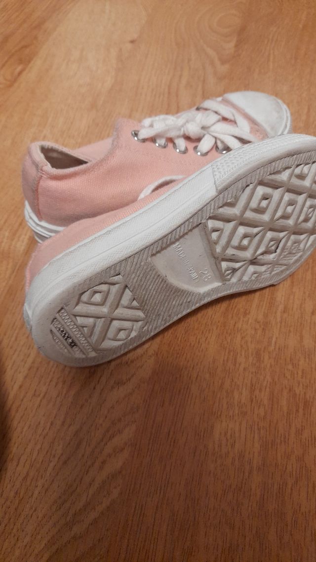 Zapatillas infantiles rosas talla 28