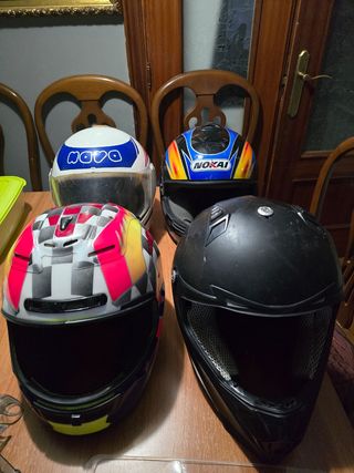 4 Cascos de Moto