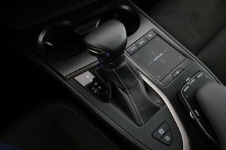Lexus UX 250h Business