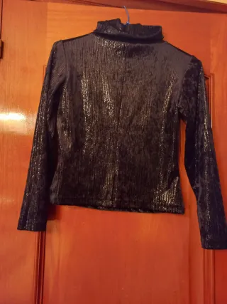 Jersey Negro Cuello Alto Brillo Talla S