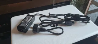 Cable de Red  y cargador de ordenador Portátil HP